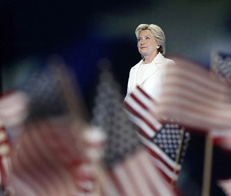 Клинтон потеряла сознание на траурной церемонии по погибшим 11 сентября