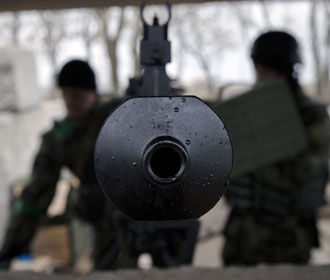 Восемь украинских военных ранены в зоне АТО за сутки