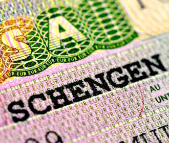 Спрос на шенгенские визы в Украине упал в четыре раза