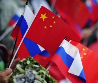 Китай намерен наращивать сотрудничество с РФ и ЕС в ответ на давление США