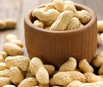 Кормление детей арахисом помогает избежать аллергии