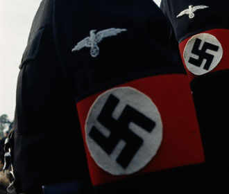 Адвокат в униформе с нацистской символикой ранил девять человек в Хьюстоне