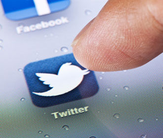 Twitter и Facebook заблокировали сотни страниц из Китая