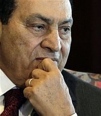 Мубарак уехал из Каира