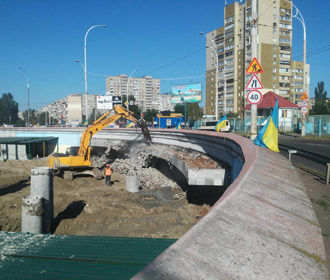 Киевсовет рассмотрит петицию об остановке строительства ТРЦ на "Героев Днепра"