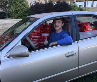 Студенту, из машины которого украли Kit-Kat, подарили шесть тысяч шоколадок