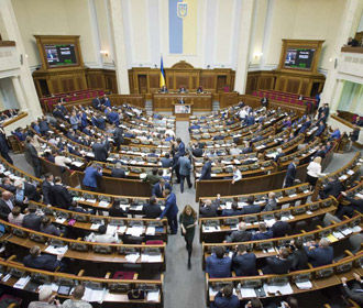 Треть украинцев оценивают политическую ситуацию в стране как взрывоопасную