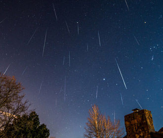 В упавшем на Землю метеорите нашли частицы, которые древнее Солнца