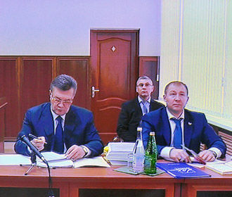 Луценко заявил, что с нетерпением ждет решения суда по Януковичу