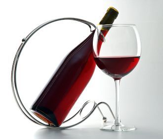 Вино - универсальное средство против кариеса и болезней десен