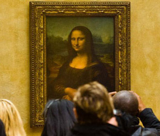 Картина да Винчи "Мона Лиза" разрушается