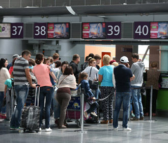 Ирландцам, которые при посадке в "Борисполе" выкрикивали "ДНР, вперед!", запрещен въезд в Украину на 3 года