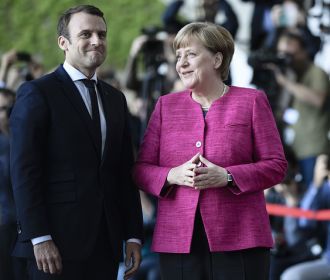 Макрон и Меркель призвали руководство ЕС на должном уровне подготовиться к новым пандемиям