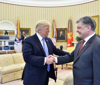 Американские СМИ: в Белом доме Порошенко не удостоился "красной дорожки"
