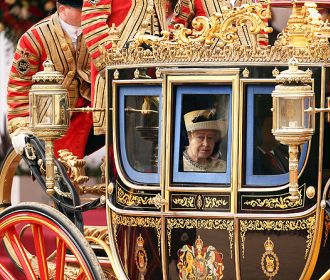 Елизавета II отказалась от кареты для поездки в парламент