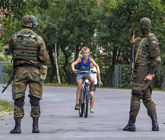 Две трети украинцев против военного положения - опрос