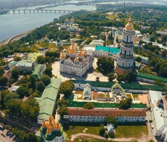 УПЦ попросила Порошенко наложить вето на закон о переименовании церкви