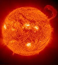 Ученые NASA запечатлели на Солнце вспышку (видео)