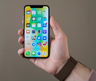 iPhone X получит три обновленные версии