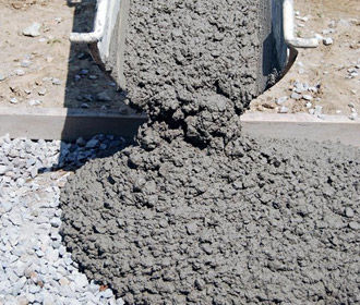 Украина ввела эмбарго на российские цемент и фанеру