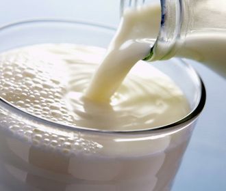 Как выбрать молоко: 5 советов экспертов «Полезной программы»