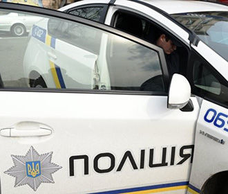 Полицейские вчера задержали в центре Киева 11 праворадикалов, которые бросали петарды в антифашистов