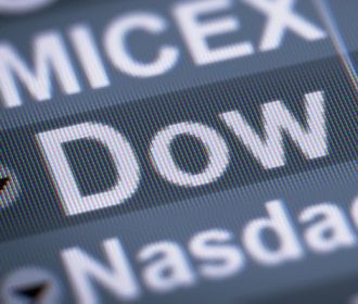 Индекс Dow Jones рухнул более чем на 500 пунктов