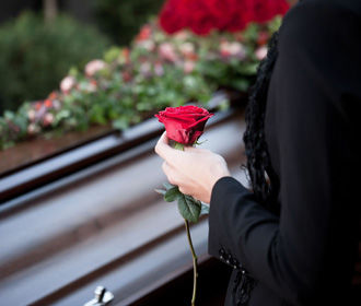 Рада намерена упростить процедуру похорон