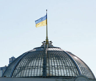 Комитет по нацбезопасности рекомендовал Раде утвердить указ президента о введении военного положения в Украине