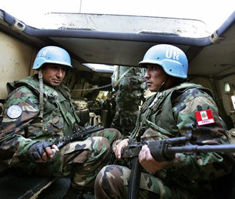 Альтернативы миротворческой миссии ООН на Донбассе пока нет - Порошенко