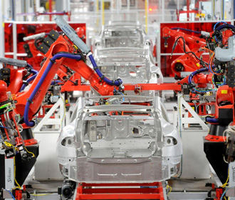 Европейские автопроизводители останавливают производство