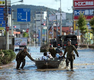 Число жертв наводнения в Японии превысило 120 человек