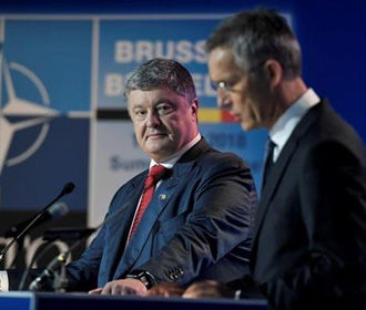 Порошенко и Столтенберг проводят переговоры в Брюсселе