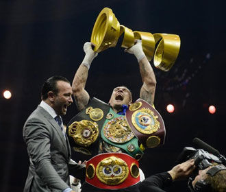 Усика назвали лучшим боксером мира 2018 года