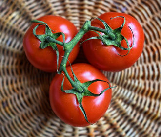 Свежие помидоры и домашние соусы полезны для печени