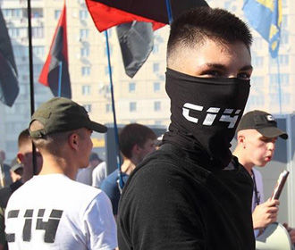 В Киеве радикалы избили адвоката в зале суда