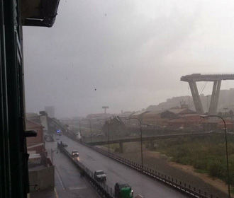 При обрушении моста в Италии погибли десятки человек