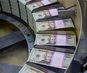 Международные резервы Украины за месяц сократились на $2,5 миллиарда