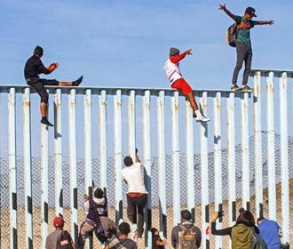 Трамп пригрозил навсегда закрыть границу с Мексикой