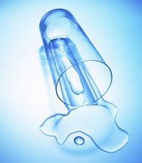 Вода, продающаяся в бутылках, содержит концентрацию бактерий выше нормы в 100 раз и более