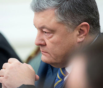 Порошенко подписал указ о введении военного положения в Украине