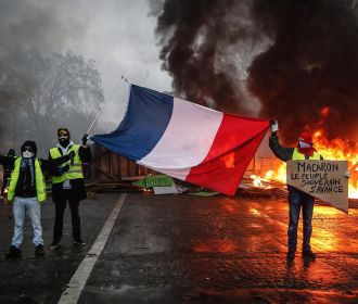 Во Франции задержали 345 "желтых жилетов" во время последних протестов