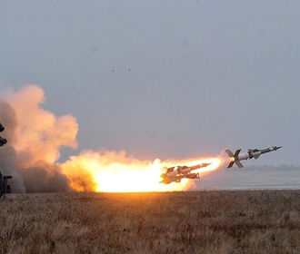 Порошенко настаивает на праве Украины создавать новые мощные ракетные комплексы