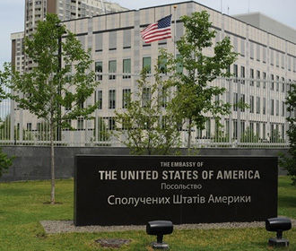 Посольство США посоветовало избегать демонстраций во время дебатов на "Олимпийском"