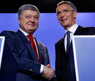 Генсек НАТО Столтенберг в понедельник встретится с Порошенко