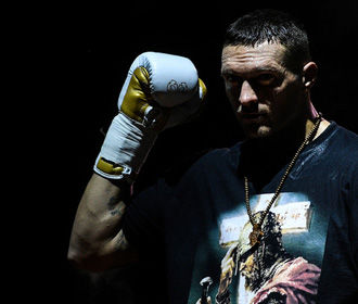 Усик отказался от пояса WBA и боя с россиянином Лебедевым