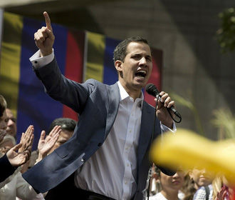 Украина не стала признавать Гуайдо временным президентом Венесуэлы