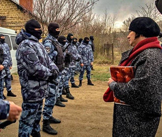В Крыму "суд" взял под стражу девятерых крымских татар
