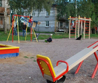 Кличко пригрозил киевлянам штрафами за посещение детских площадок