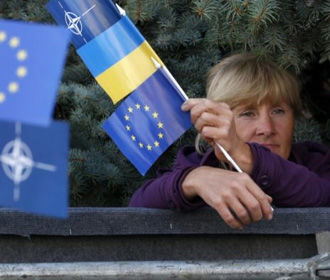 За вступление Украины в НАТО на референдуме проголосовала бы почти половина украинцев